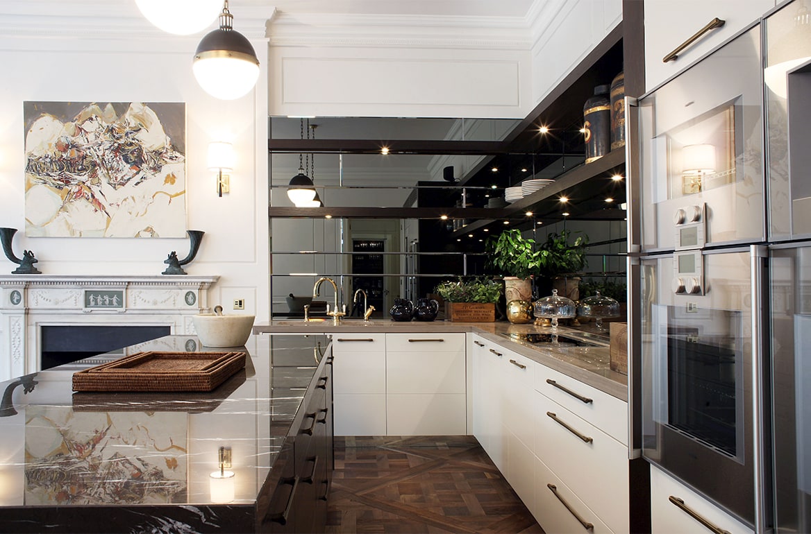 Apartment's luxury kitchen design by misch_Misch studio