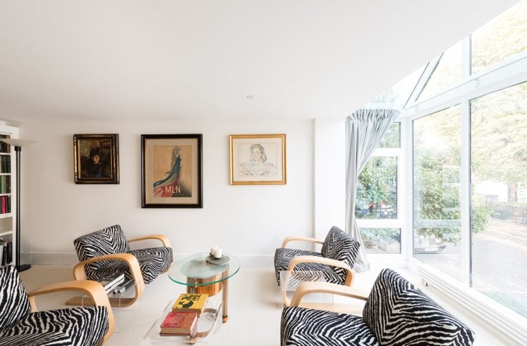 Luxury Living Room Space Design
